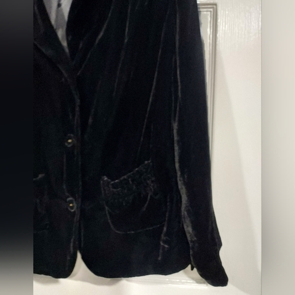 JM Collection Black Velvet 3 Button Front Long Sleeve Blazer in Size 14W - Picture 6 of 13